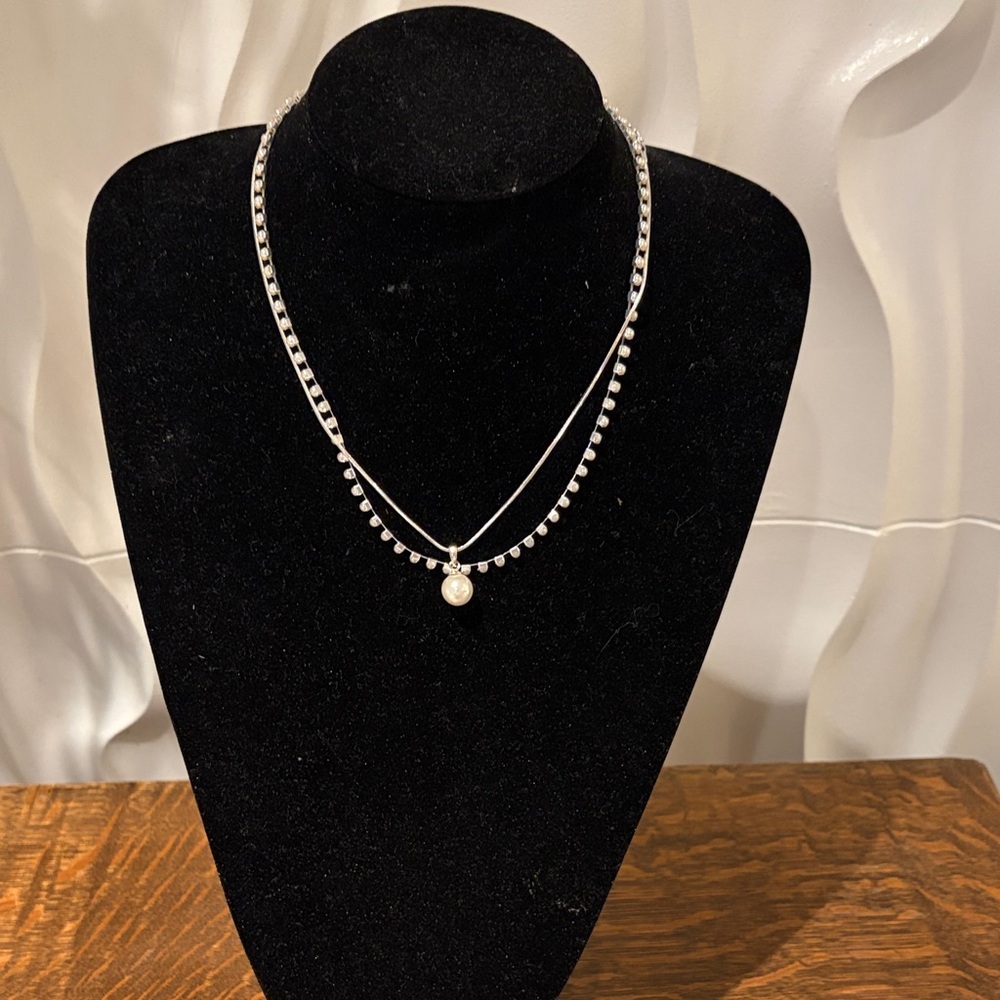 Chic Silver Pearl Necklace set
